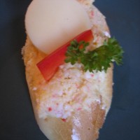 Bagetka s krabí pomazánkou